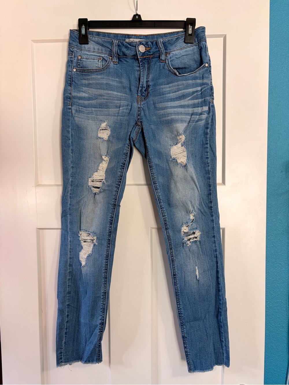 Classic Distressed Women's Jeans - Light Blue